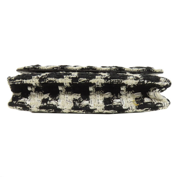 CHANEL Black Logo Wallet - Picture 4 of 16